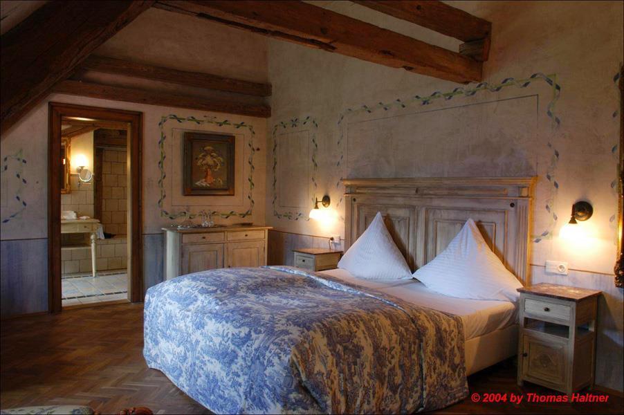 Schlosshotel Weyberhoefe Hoesbach Room photo